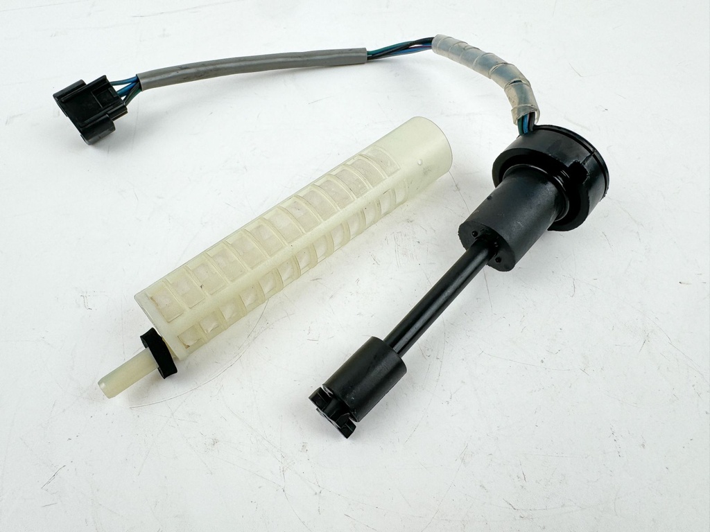 2002 Yamaha 200 HP 2 Stroke Outboard Oil Level Sensor 67H-85730-01-00 OEM
