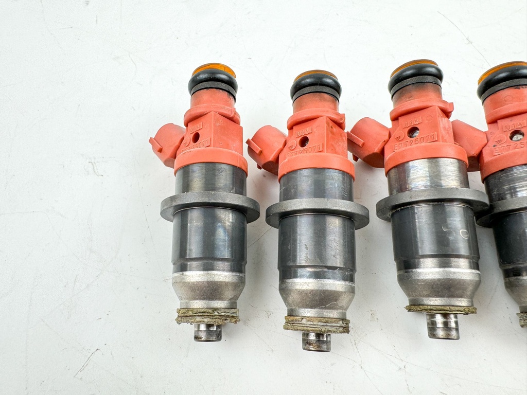 2002 Yamaha 200 HP 2 Stroke Outboard Fuel Injector Set 68F-13761-00-00 OEM