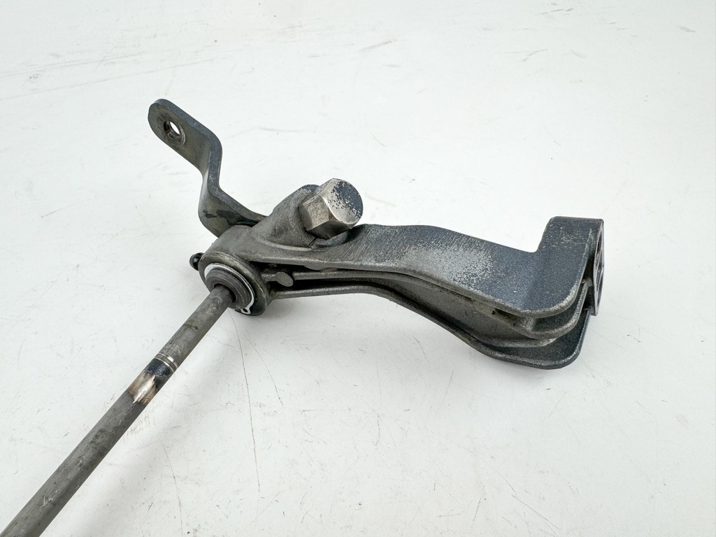 2002 Yamaha 200 HP 2 Stroke Outboard Shift Shaft 6E5-44120-03-00 OEM