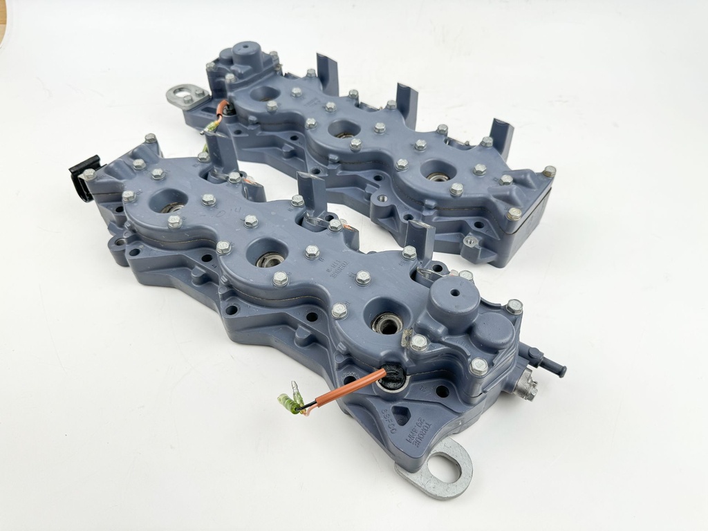 2002 Yamaha 200 HP 2 Stroke Outboard Cylinder Head Set 68F-11111-00-94 OEM