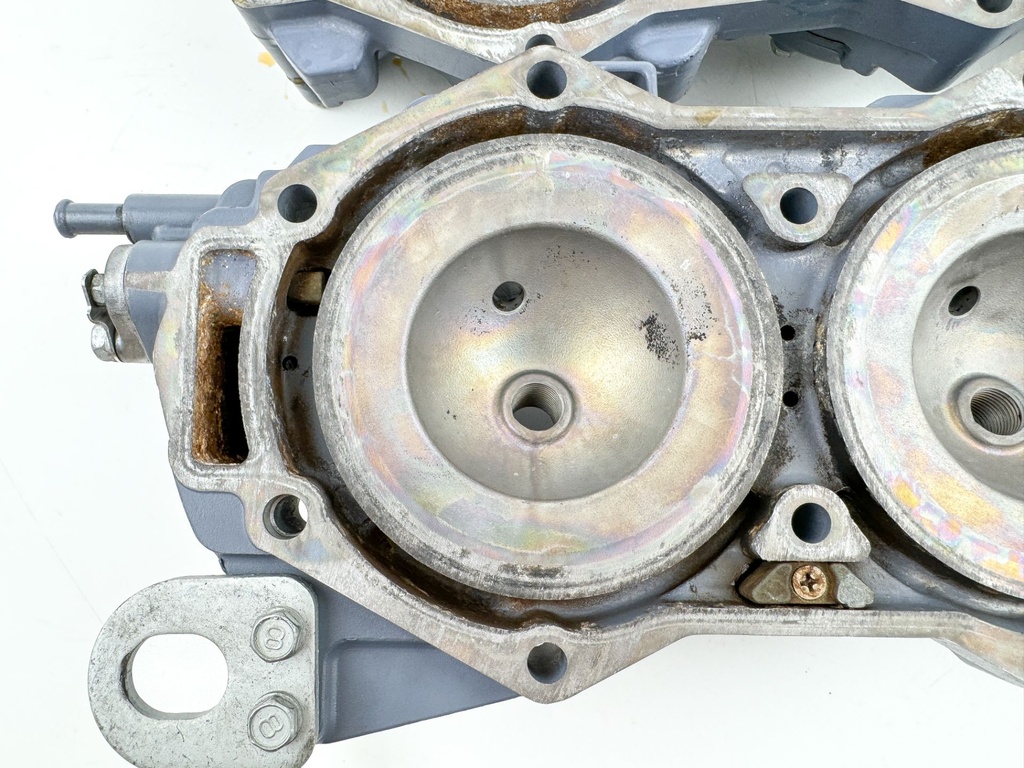 2002 Yamaha 200 HP 2 Stroke Outboard Cylinder Head Set 68F-11111-00-94 OEM