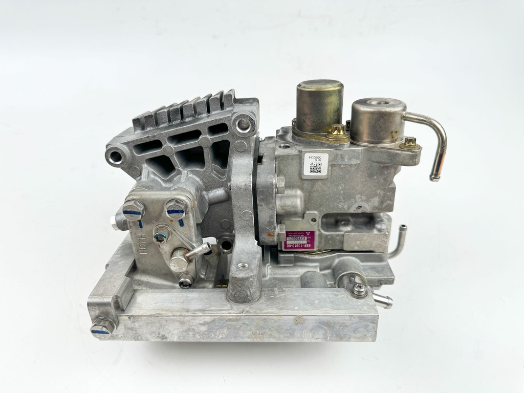 2002 Yamaha 200 HP 2 Stroke Outboard Fuel Injection Pump 68F-12170-01-00 - Tested