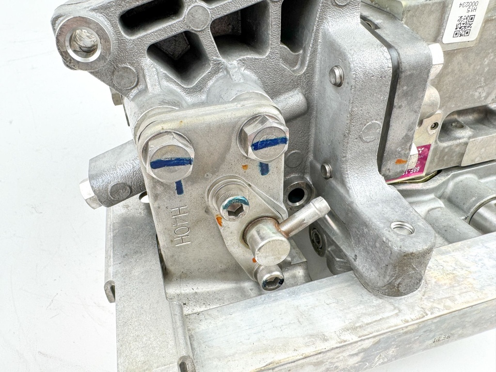 2002 Yamaha 200 HP 2 Stroke Outboard Fuel Injection Pump 68F-12170-01-00 - Tested