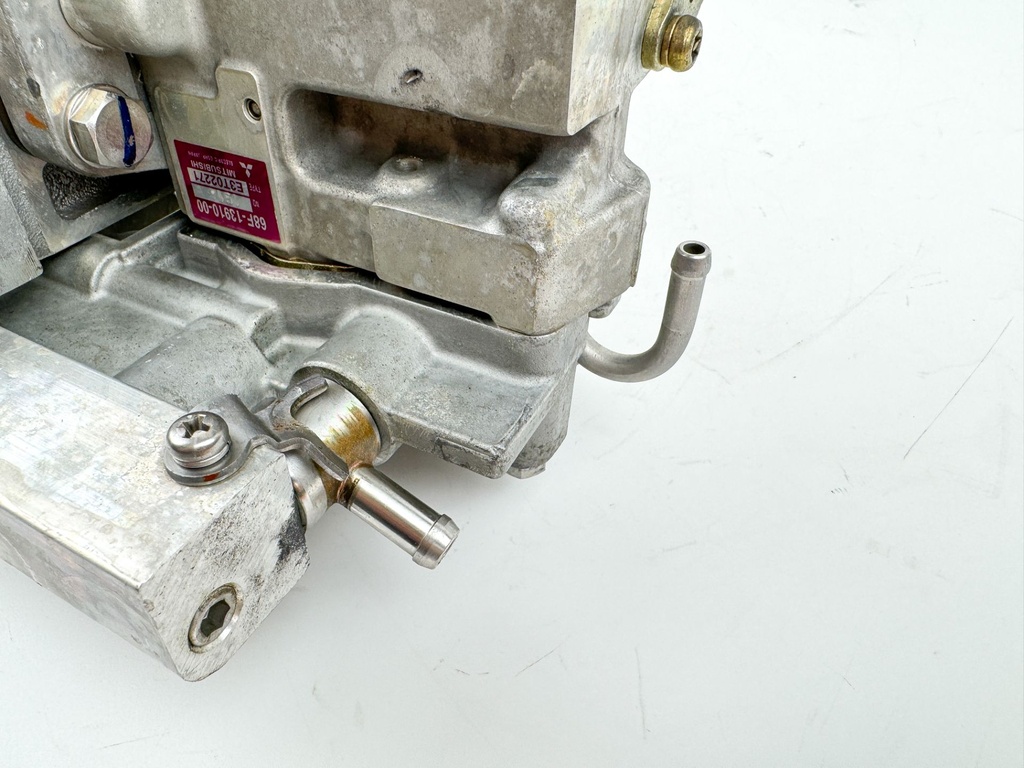 2002 Yamaha 200 HP 2 Stroke Outboard Fuel Injection Pump 68F-12170-01-00 - Tested