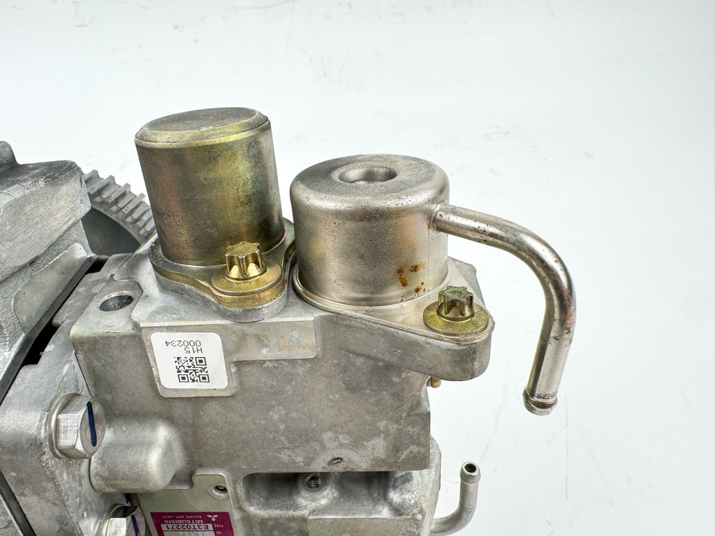 2002 Yamaha 200 HP 2 Stroke Outboard Fuel Injection Pump 68F-12170-01-00 - Tested