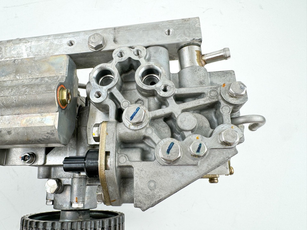 2002 Yamaha 200 HP 2 Stroke Outboard Fuel Injection Pump 68F-12170-01-00 - Tested