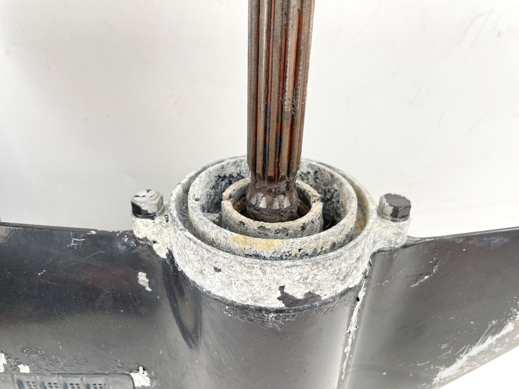 2002 Suzuki 40 HP 4 Stroke Outboard 20" Long Lower Unit Gear Case