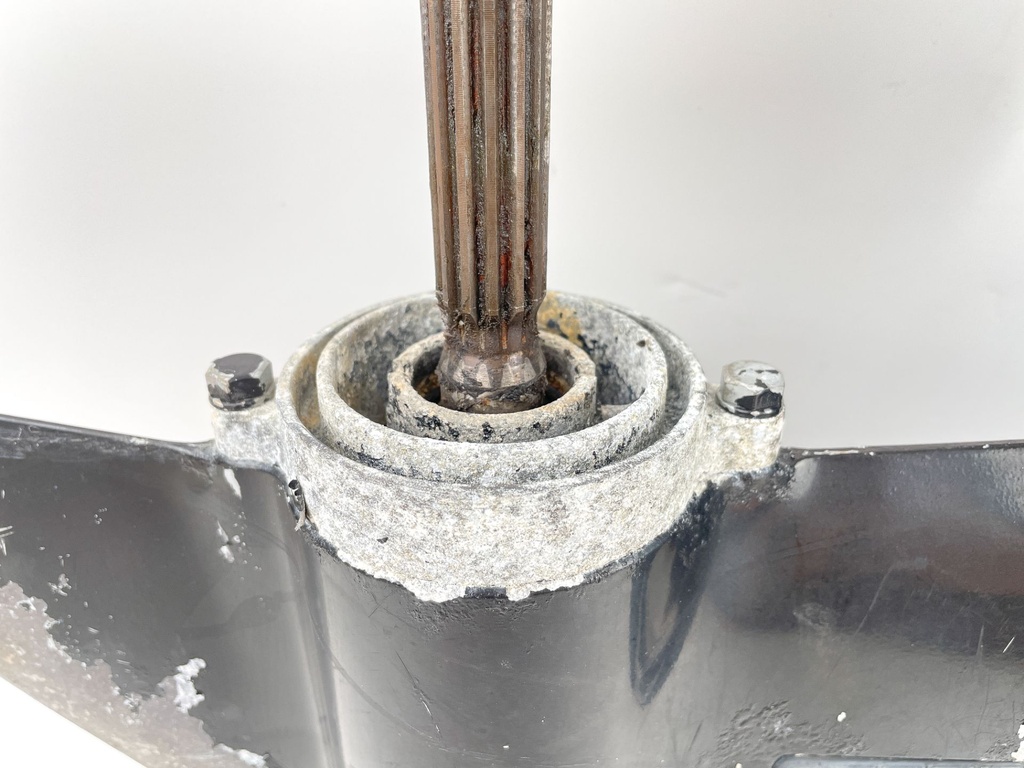 2002 Suzuki 40 HP 4 Stroke Outboard 20" Long Lower Unit Gear Case