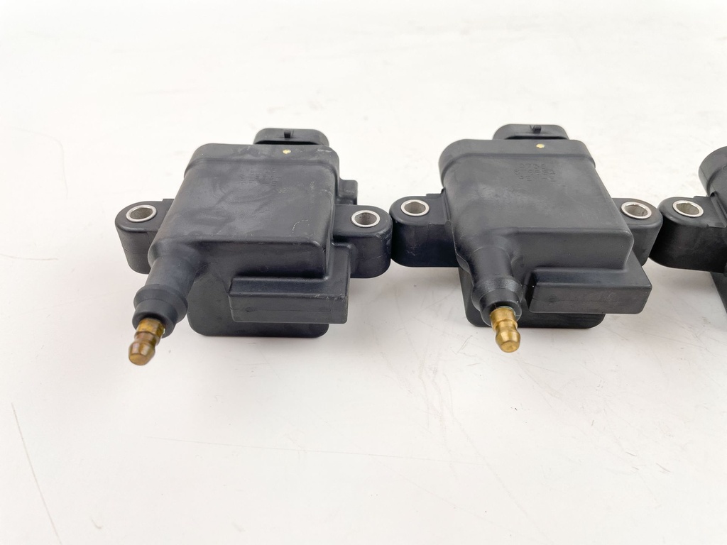 2008 Mercury 50 HP 4 Stroke Outboard Ignition Coil Set 879984T00 OEM