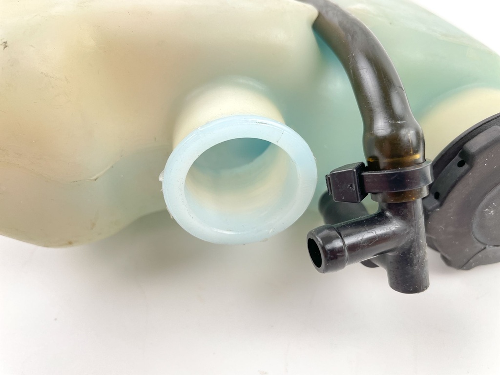 1994 Yamaha 25 HP 2 Stroke Outboard Oil Tank 6L2-21707-01-00 OEM