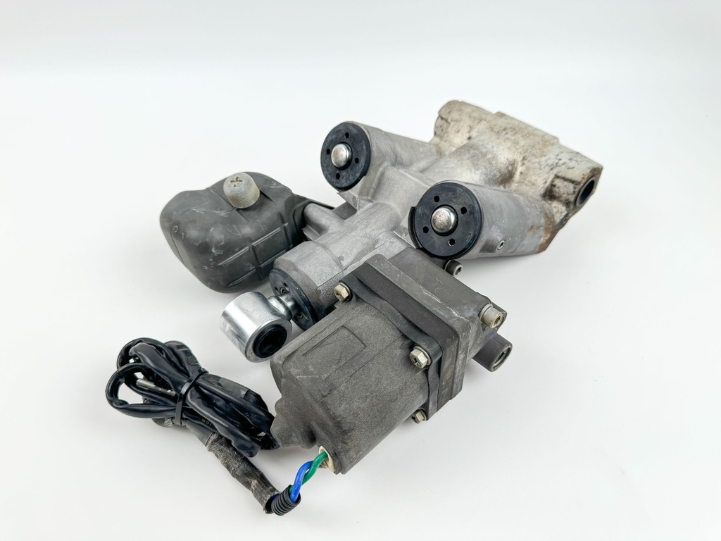 2004 Honda 90 HP 4 Stroke Outboard Power Trim Tilt Unit 56000-ZW1-708 OEM