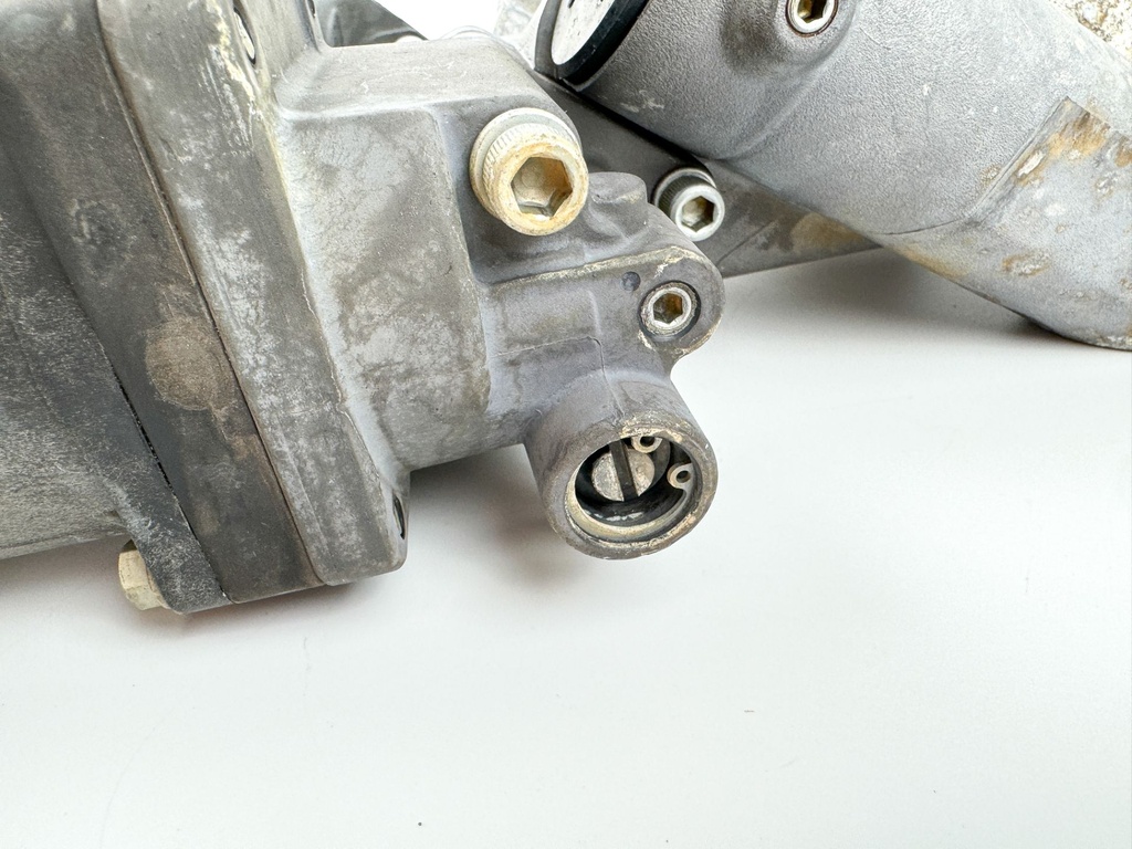 2004 Honda 90 HP 4 Stroke Outboard Power Trim Tilt Unit 56000-ZW1-708 OEM