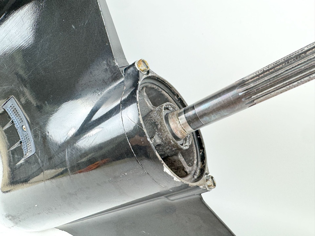 2004 Suzuki 200 225 250 HP 4 Stroke 25" Outboard Lower Unit Gear Case RH