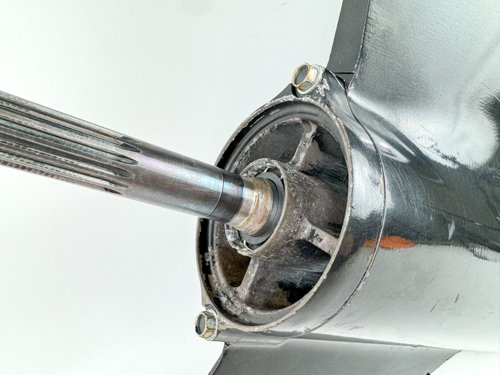 2004 Suzuki 200 225 250 HP 4 Stroke 25" Outboard Lower Unit Gear Case RH