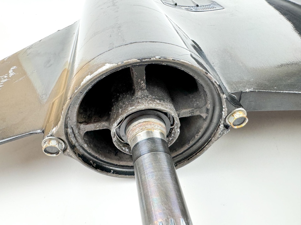 2004 Suzuki 200 225 250 HP 4 Stroke 25" Outboard Lower Unit Gear Case RH