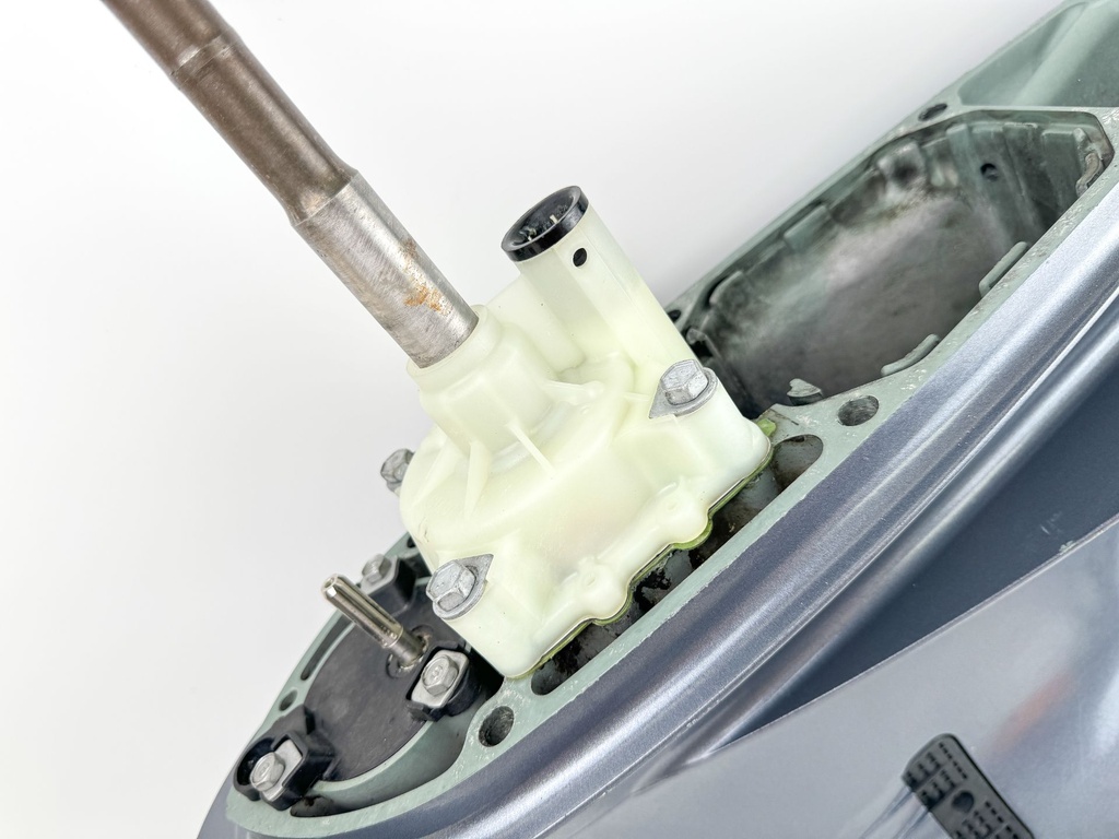 69J-45300-21-8D Yamaha 200 225 HP 25" XL Lower Unit Gear Case RH 2002-2015