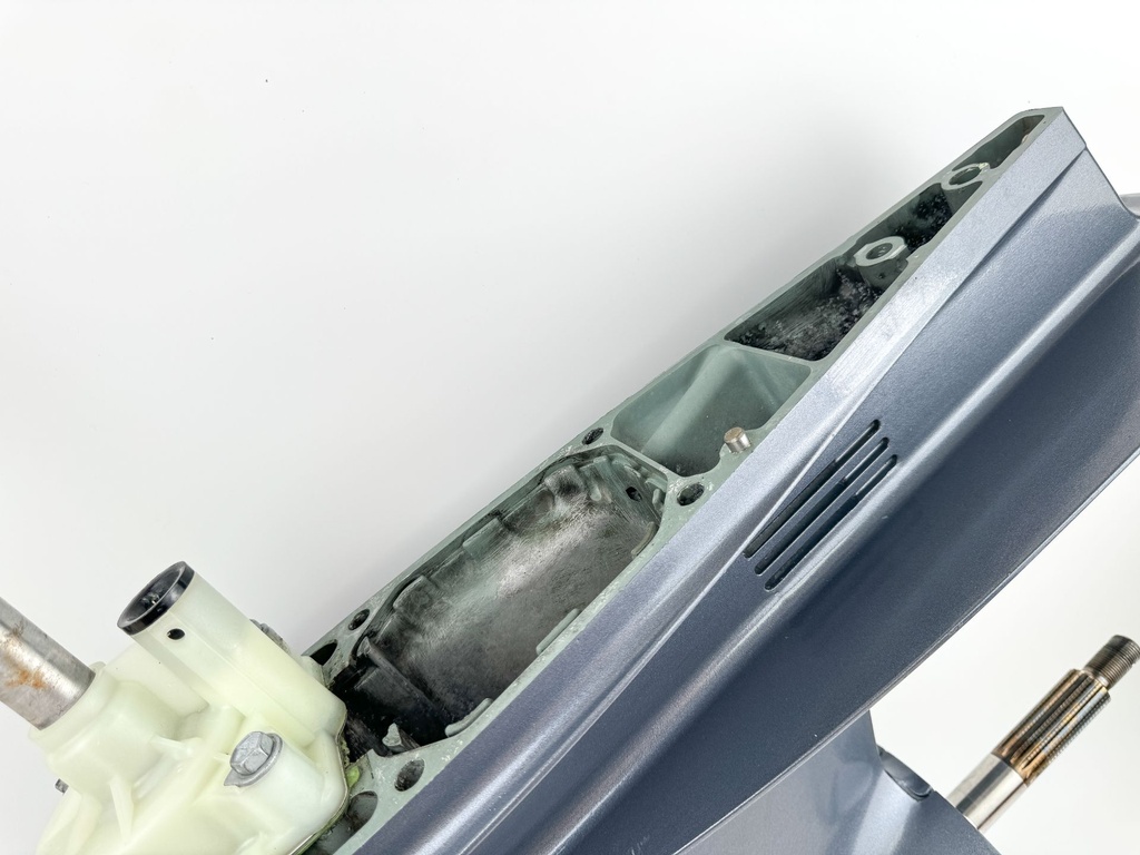 69J-45300-21-8D Yamaha 200 225 HP 25" XL Lower Unit Gear Case RH 2002-2015