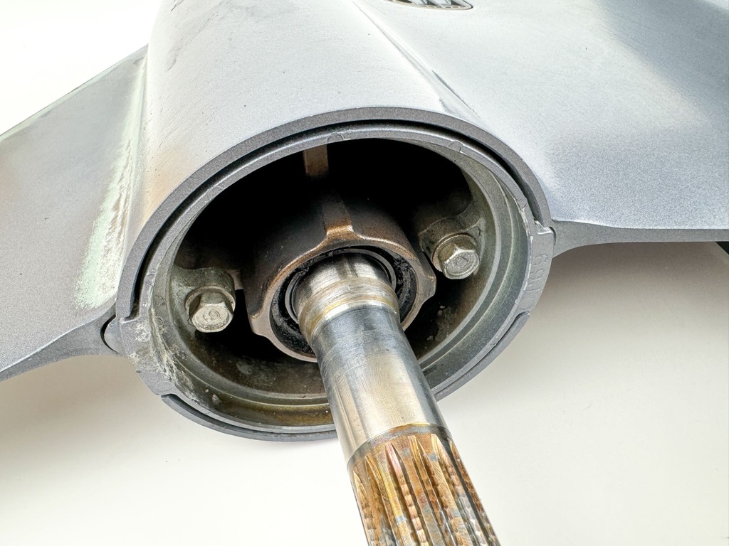 69J-45300-21-8D Yamaha 200 225 HP 25" XL Lower Unit Gear Case RH 2002-2015