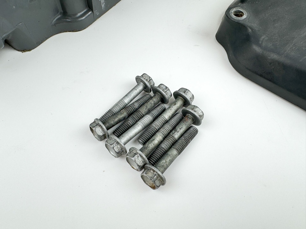 2004 Honda 90 HP 4 Stroke Outboard Cylinder Head 12210-ZW1-010ZA OEM