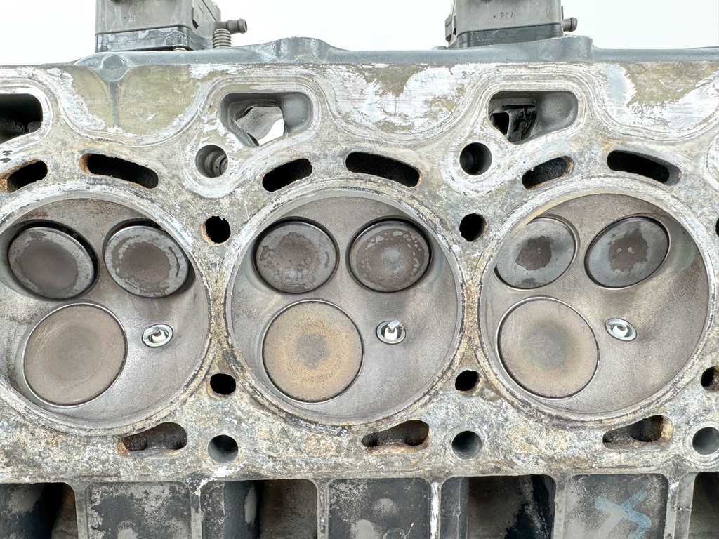 2004 Honda 90 HP 4 Stroke Outboard Cylinder Head 12210-ZW1-010ZA OEM