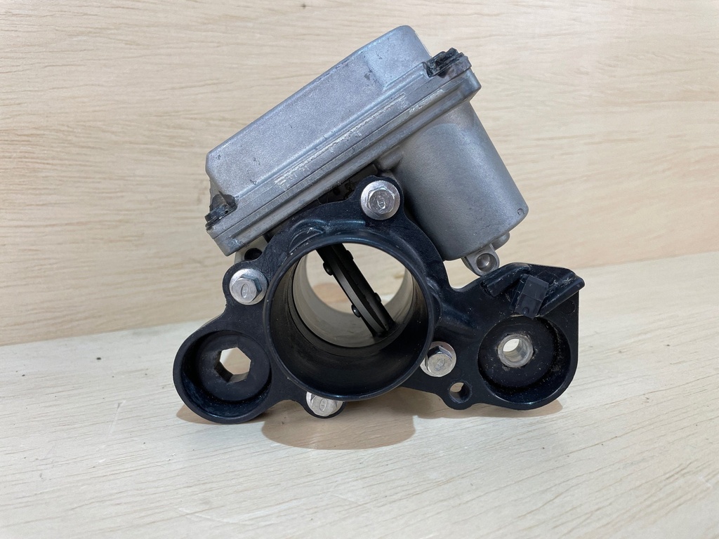 Mercury Verado 350HP Boost Valve Assembly 884408A08 884408T05 884408A07