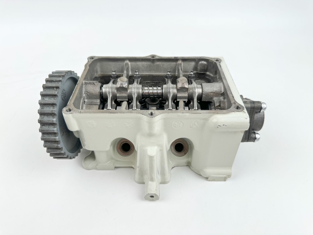 1998 Suzuki 15 HP 4 Stroke Outboard Cylinder Head 11110-93E04-Z11 OEM