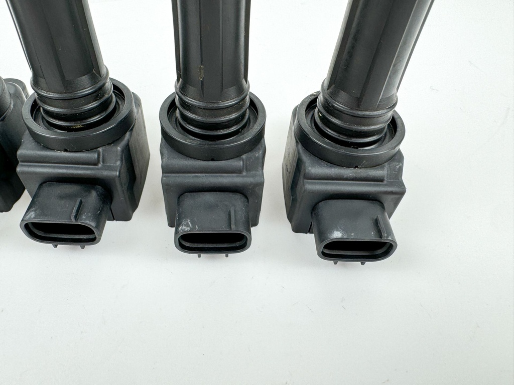 2004 Suzuki 250 HP 4 Stroke Outboard Ignition Coil Set 33410-93J00 OEM