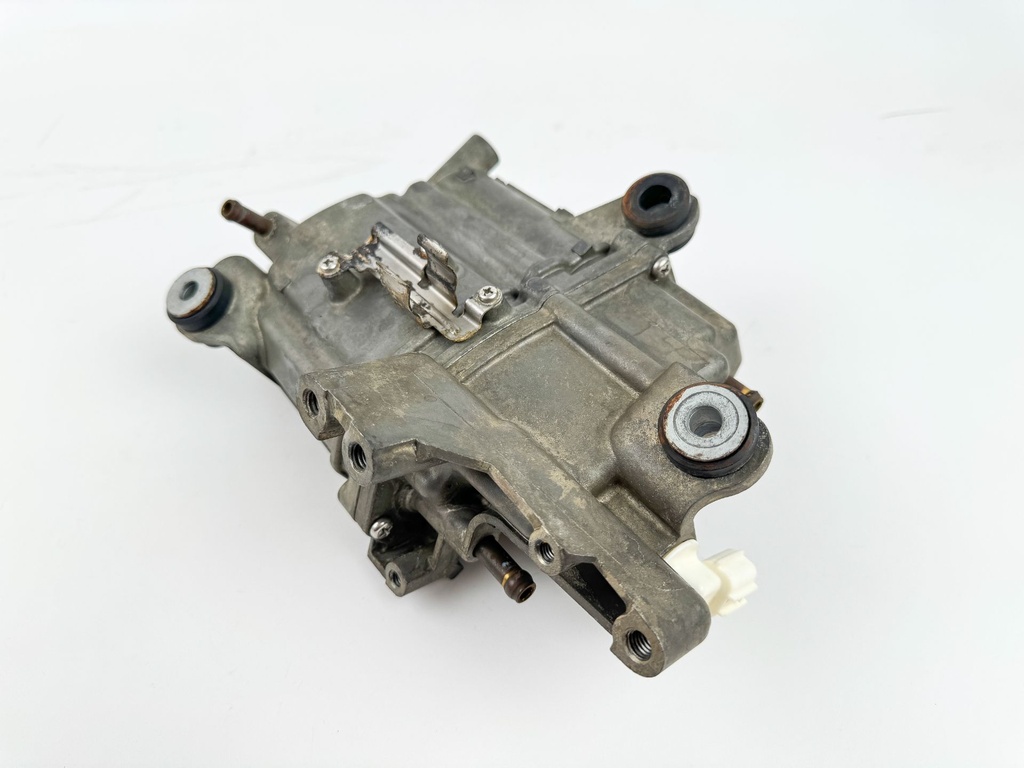 2004 Suzuki 250 HP 4 Stroke Outboard Vapor Separator Tank VST 15600-93J02 OEM