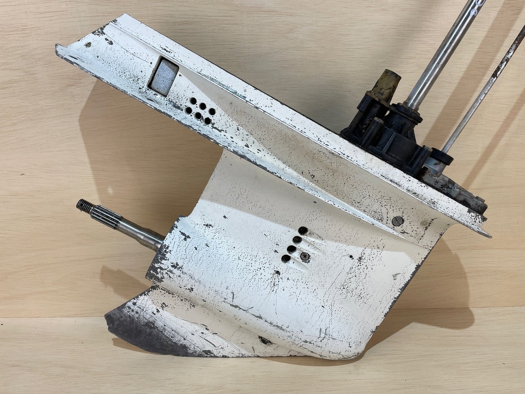 1986 Johnson 90HP 20" Lower Unit Gearcase 0398182