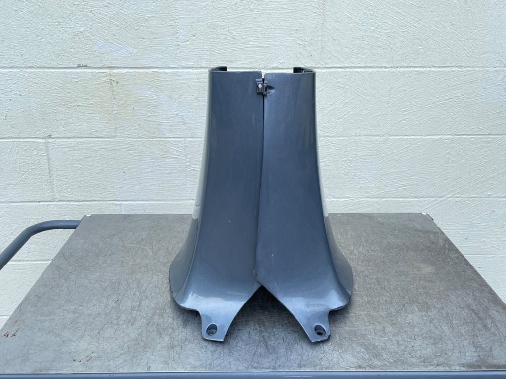 2000-2008 Yamaha 150 175 200 HP 2 Stroke Outboard Lower Apron 68F-42741-10-8D