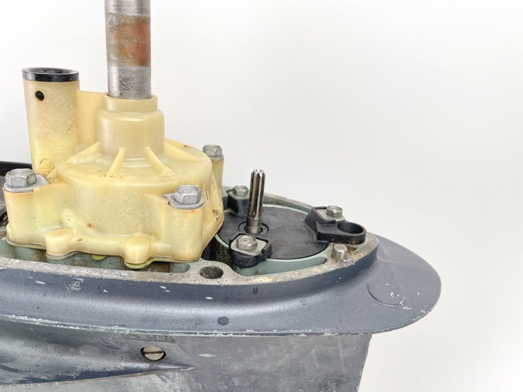 Yamaha 250 225 HP 2 Stroke Outboard 25" XL Lower Unit Gear Case 1997-2003 - Parts