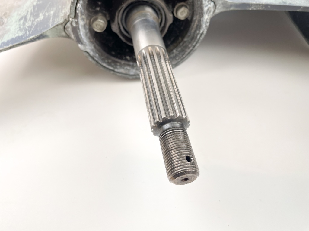 Yamaha 250 225 HP 2 Stroke Outboard 25" XL Lower Unit Gear Case 1997-2003 - Parts