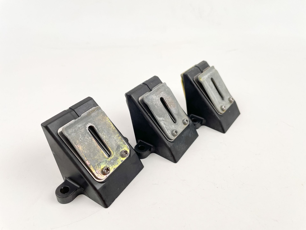 1999 Yamaha 30 HP 2 Stroke Outboard Reed Valve Assembly 6J8-13610-00-00 OEM