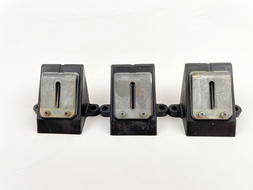 1999 Yamaha 30 HP 2 Stroke Outboard Reed Valve Assembly 6J8-13610-00-00 OEM