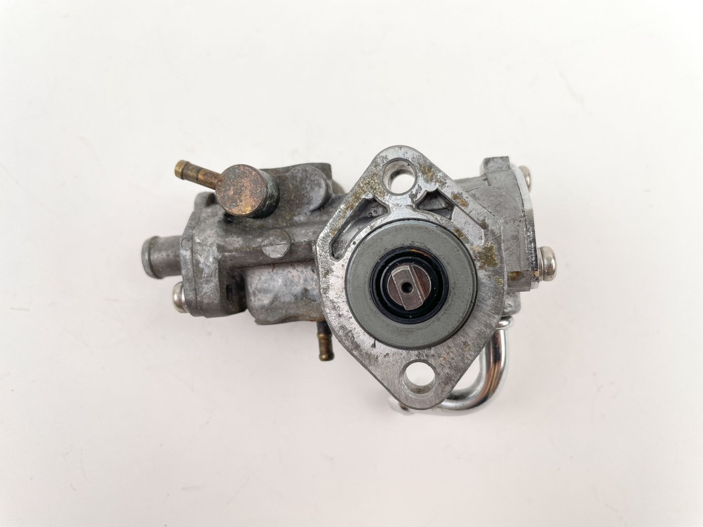 1999 Yamaha 30 HP 2 Stroke Outboard Oil Pump 6J8-13200-01-00 OEM