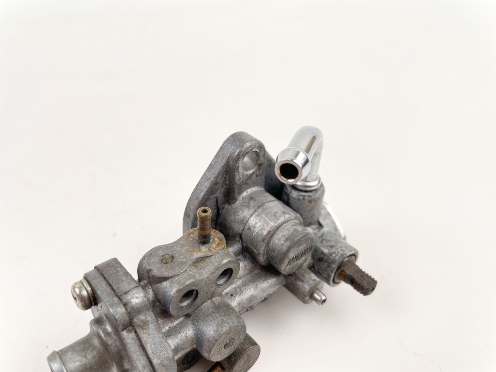 1999 Yamaha 30 HP 2 Stroke Outboard Oil Pump 6J8-13200-01-00 OEM