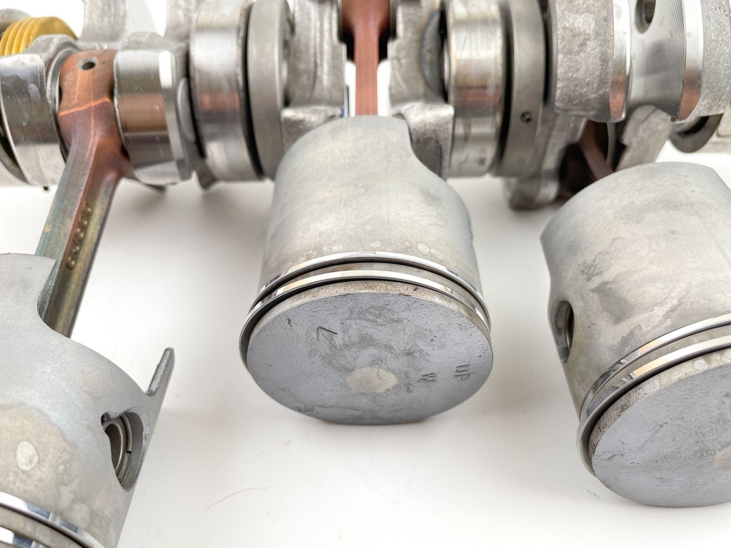 1999 Yamaha 30 HP 2 Stroke Outboard Crankshaft W/ Pistons 6J8-11400-11-00 OEM