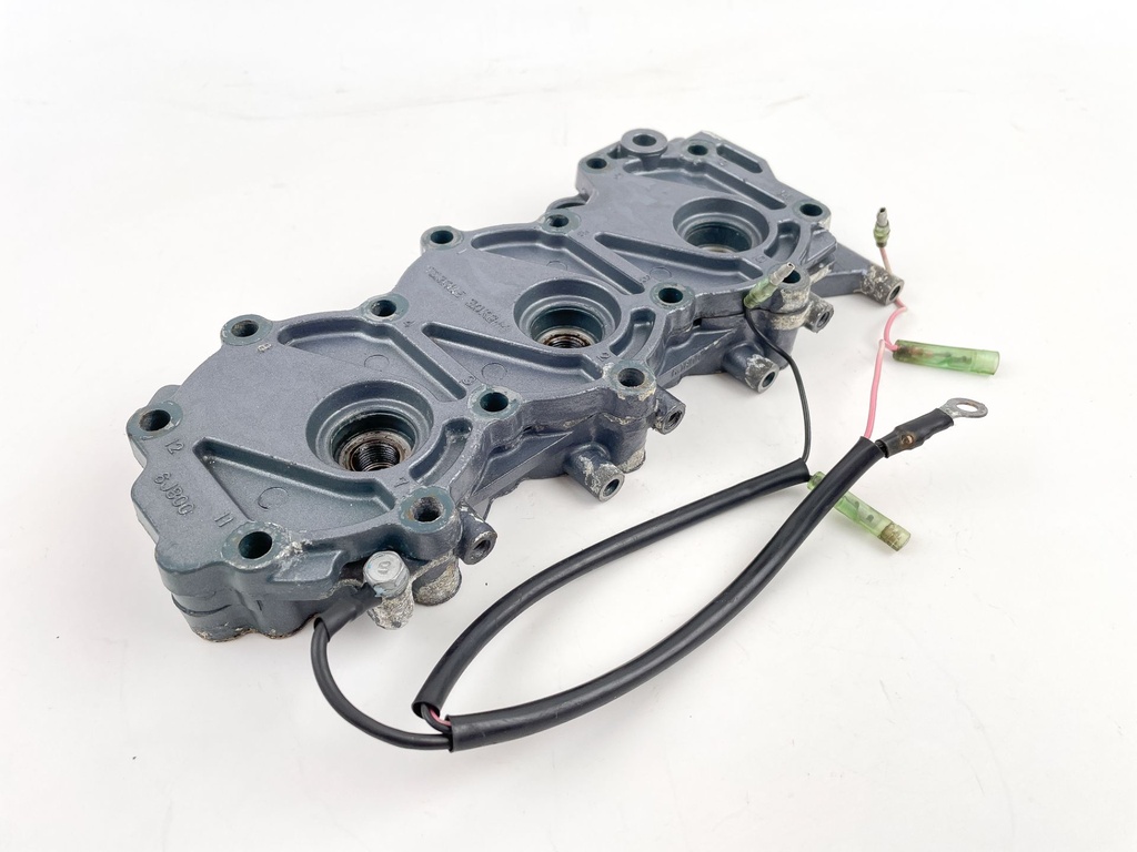 1999 Yamaha 30 HP 2 Stroke Outboard Cylinder Head 6J8-11111-00-94 OEM