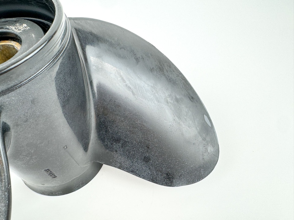 Suzuki 70 - 140 HP 4 Stroke Propeller 3 Blade 14" x 19P Aluminum  Prop RH