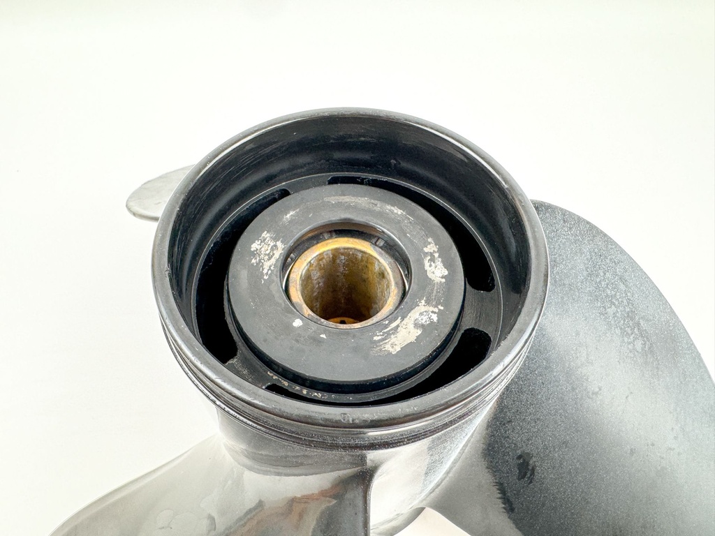 Suzuki 70 - 140 HP 4 Stroke Propeller 3 Blade 14" x 19P Aluminum  Prop RH