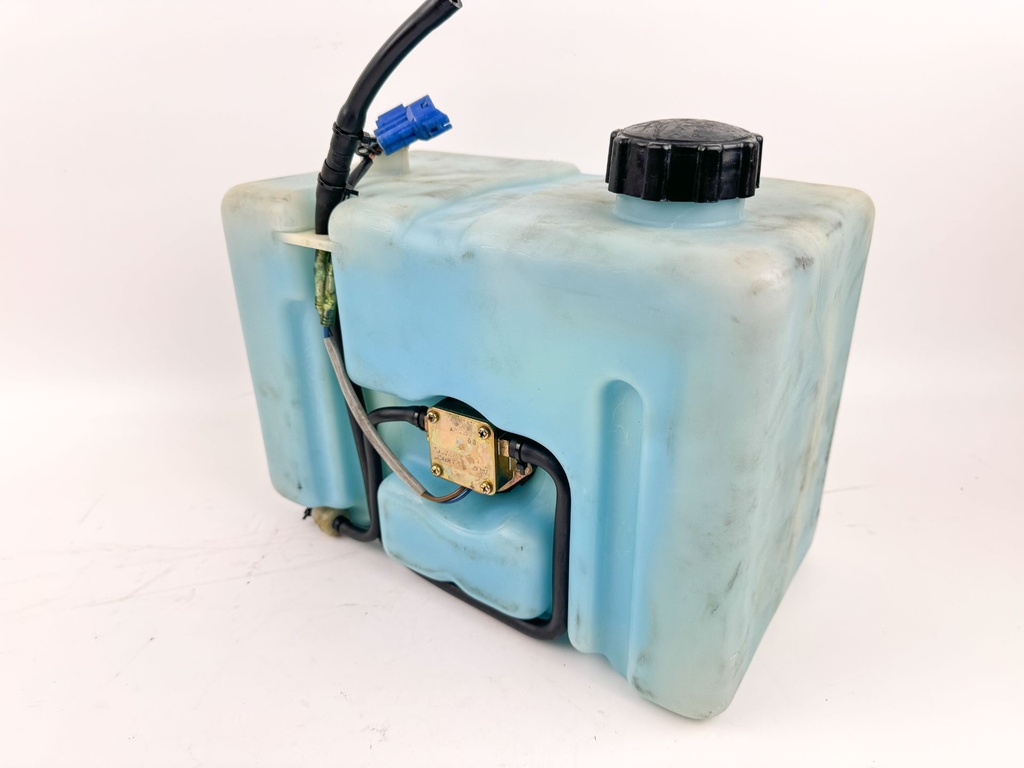 Yamaha Outboard Remote 2 Stroke Oil Tank Assembly With Pump 2.8 Gallons