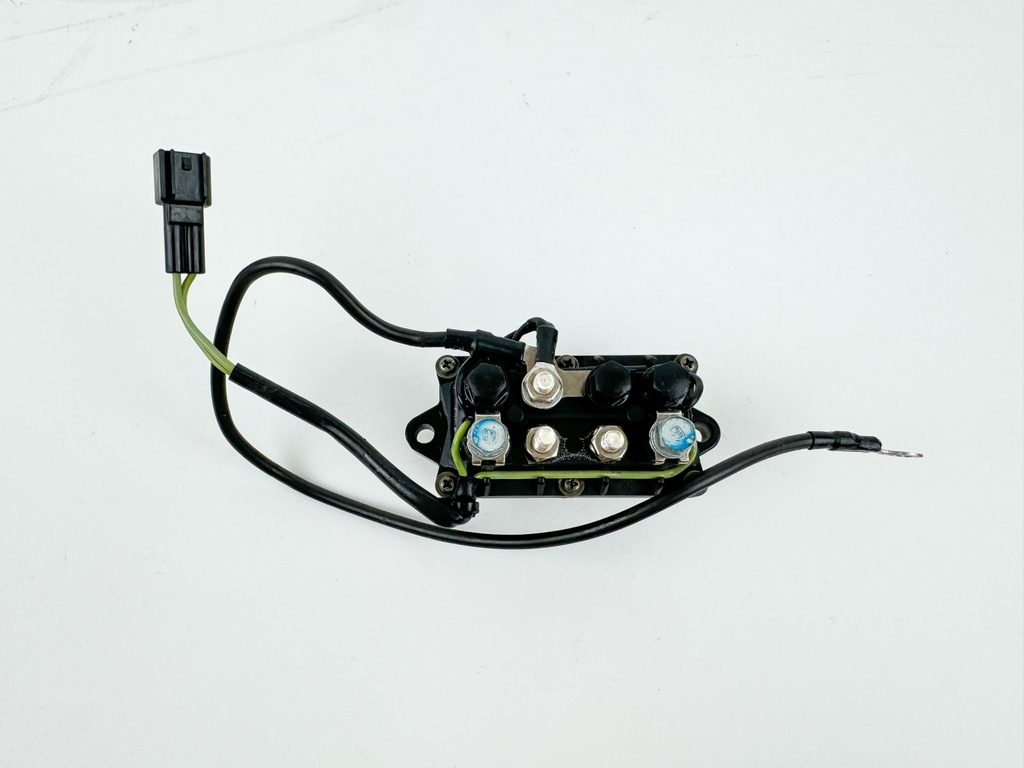 2005 Yamaha 225 HP 4 Stroke Outboard Trim Tilt Relay 69J-81950-11-00 OEM