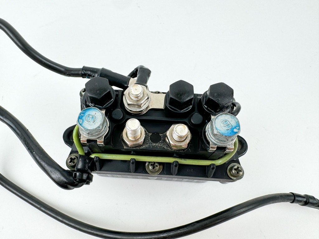 2005 Yamaha 225 HP 4 Stroke Outboard Trim Tilt Relay 69J-81950-11-00 OEM