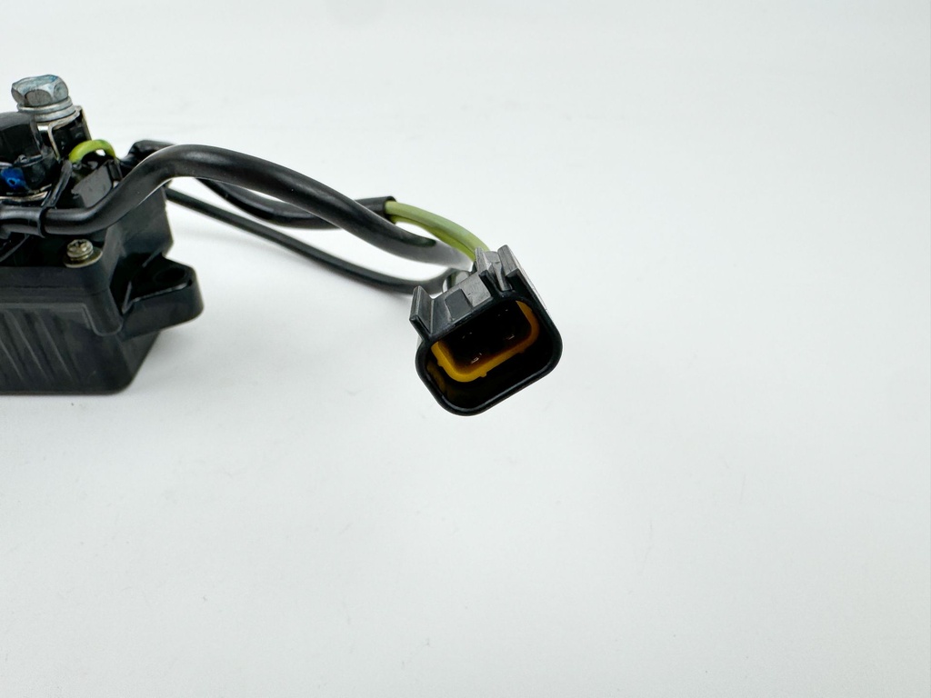 2005 Yamaha 225 HP 4 Stroke Outboard Trim Tilt Relay 69J-81950-11-00 OEM
