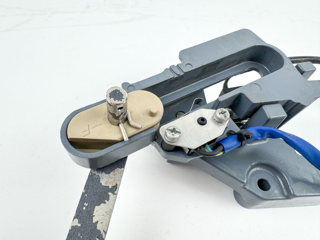 2005 Yamaha 225 HP 4 Stroke Outboard Shift Switch & Bracket 68F-8259F-00-00 OEM