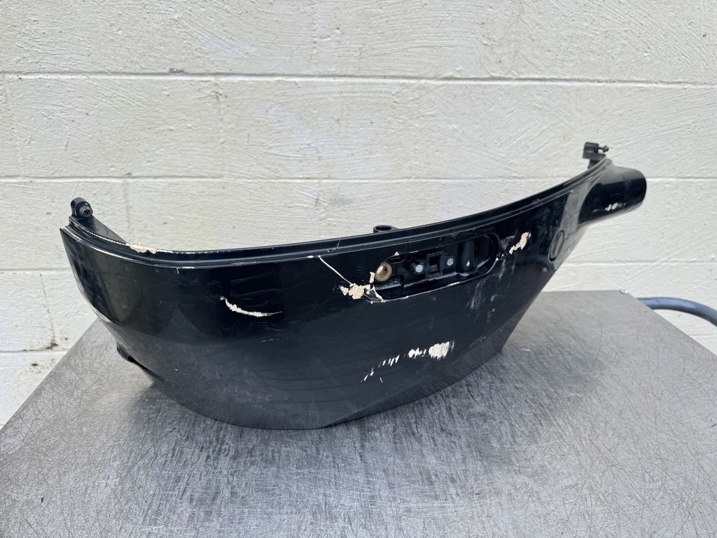 2004 Suzuki 250 HP 4 Stroke Outboard Lower Apron Cowling Starboard 61131-93J01-0EP OEM