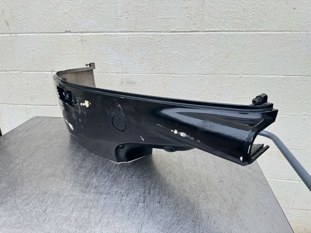 2004 Suzuki 250 HP 4 Stroke Outboard Lower Apron Cowling Starboard 61131-93J01-0EP OEM