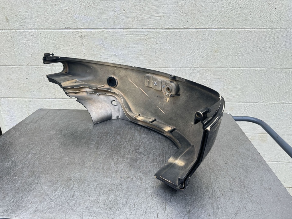 2004 Suzuki 250 HP 4 Stroke Outboard Lower Apron Cowling Starboard 61131-93J01-0EP OEM