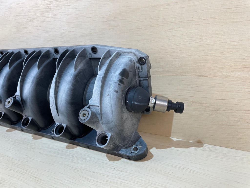 Mercury Verado 2.6L 350HP Outboard Intake Manifold Assembly 8M0083678