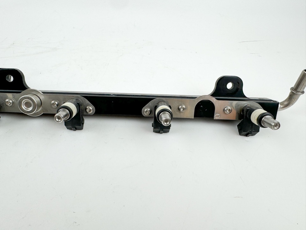 Mercury 225 HP 4 Stroke Outboard Fuel Injector Set W/ Rail 892811T01 OEM 2005